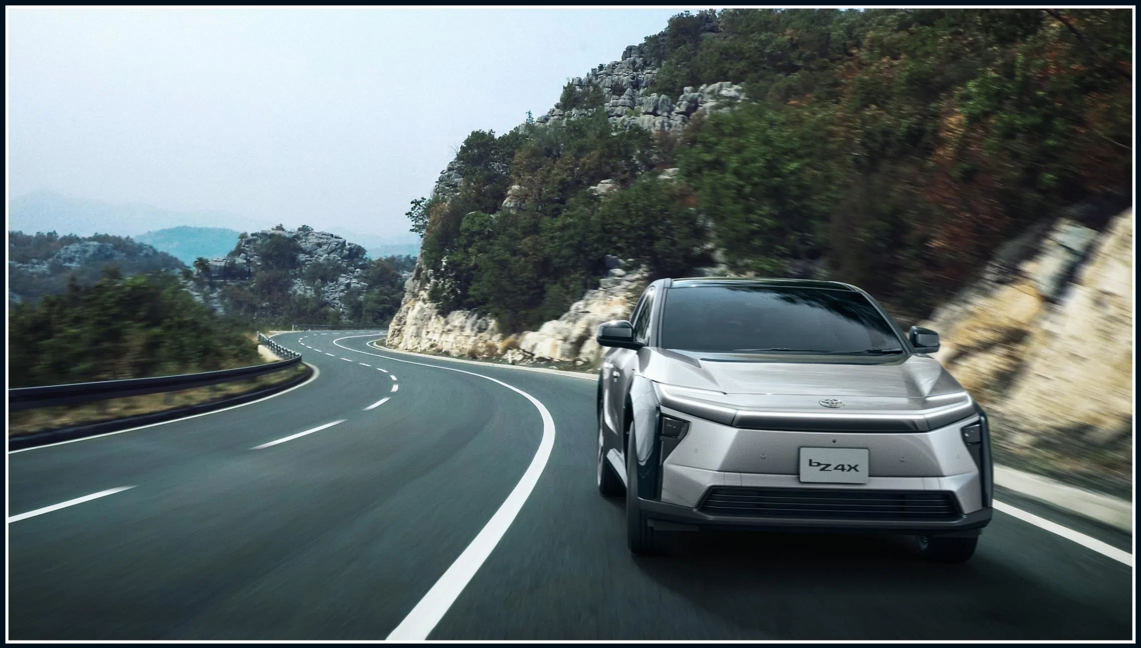 【'25年10月〜】bZ4X_Z（FWD）カラー_2YJ（背景つき）