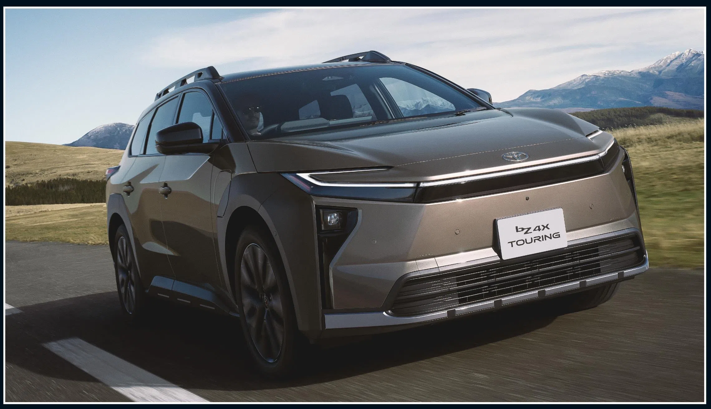 【'26年2月〜】bZ4Xツーリング_Z（FWD）［D36］(背景つき)