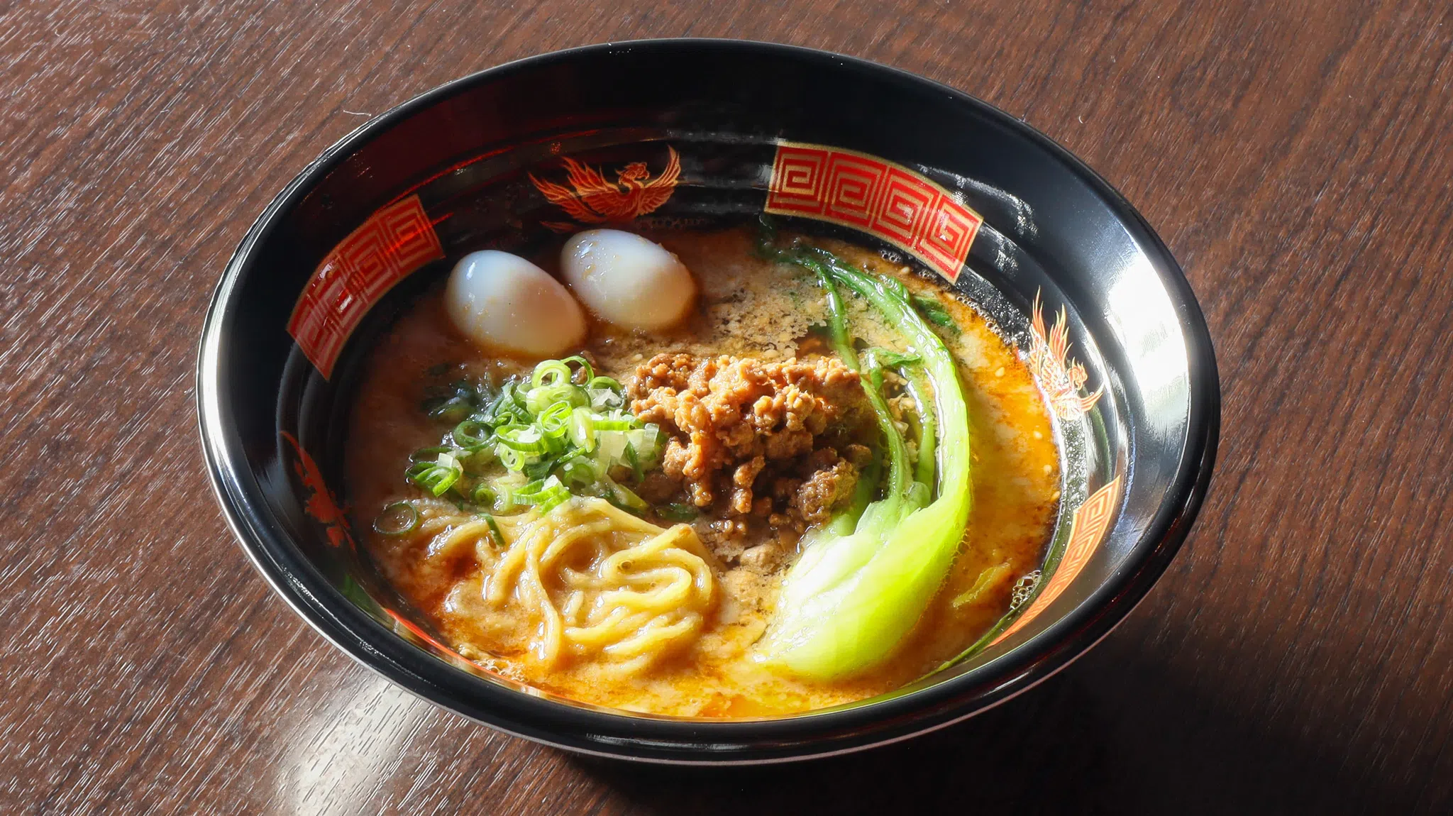 田原産ポークミンチと静岡産青梗菜と使った四川担担麺～豊橋産うずらのせ～